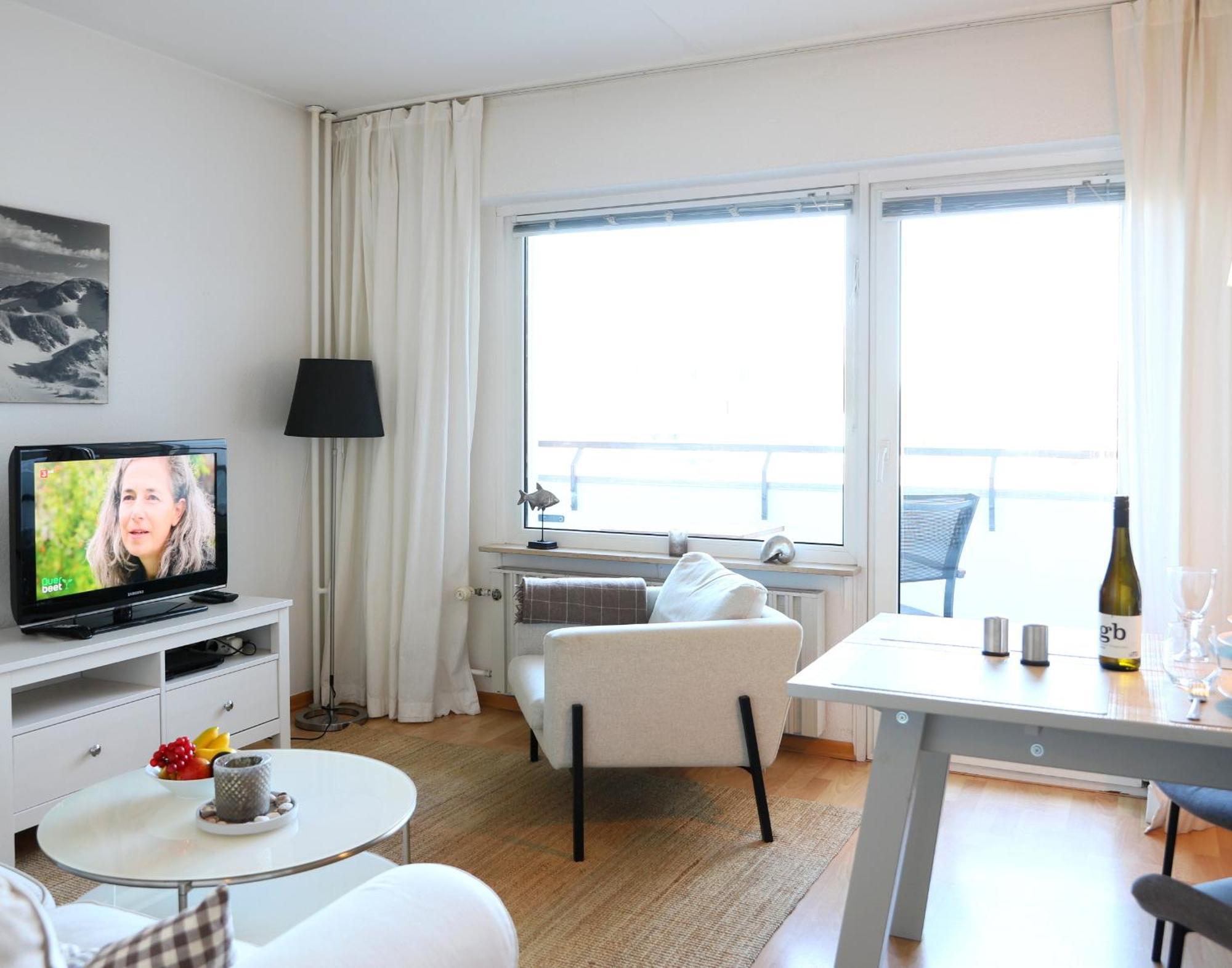 Modernes 2-Zimmer-Appartement Mit Balkon. Βέστερλαντ Εξωτερικό φωτογραφία