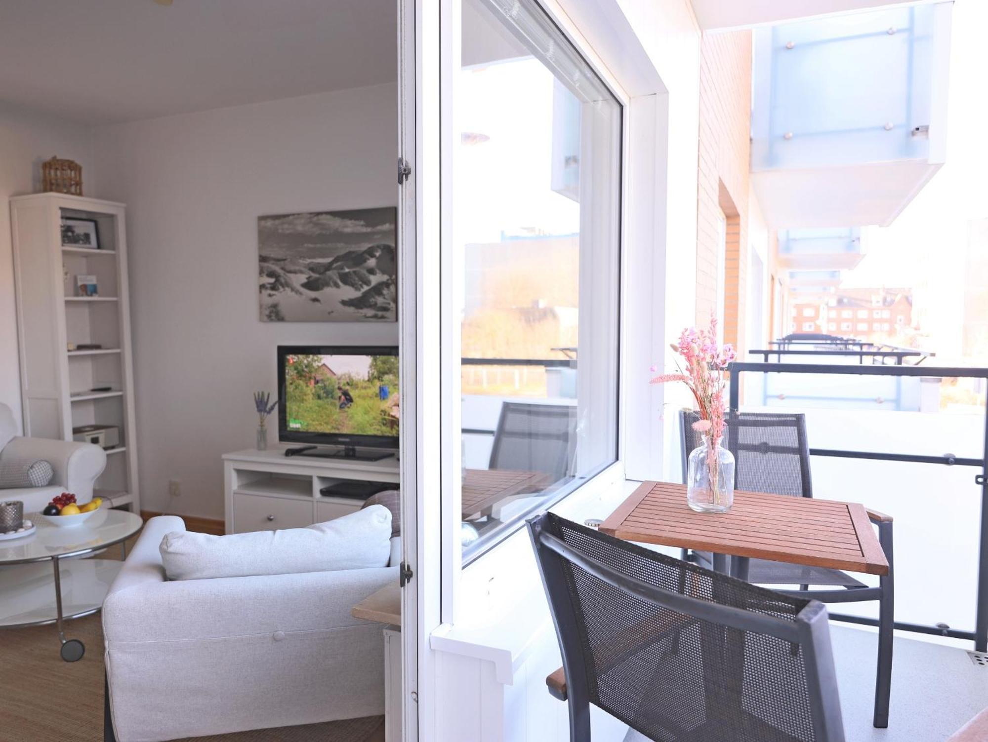 Modernes 2-Zimmer-Appartement Mit Balkon. Βέστερλαντ Εξωτερικό φωτογραφία